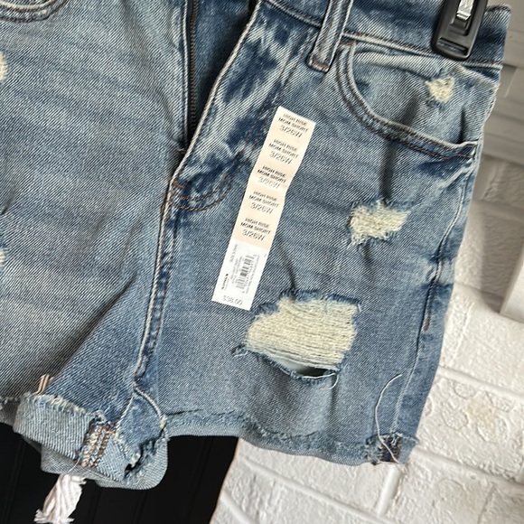 Nwt!! High Rise Mom Short!! - Picture 3 of 6